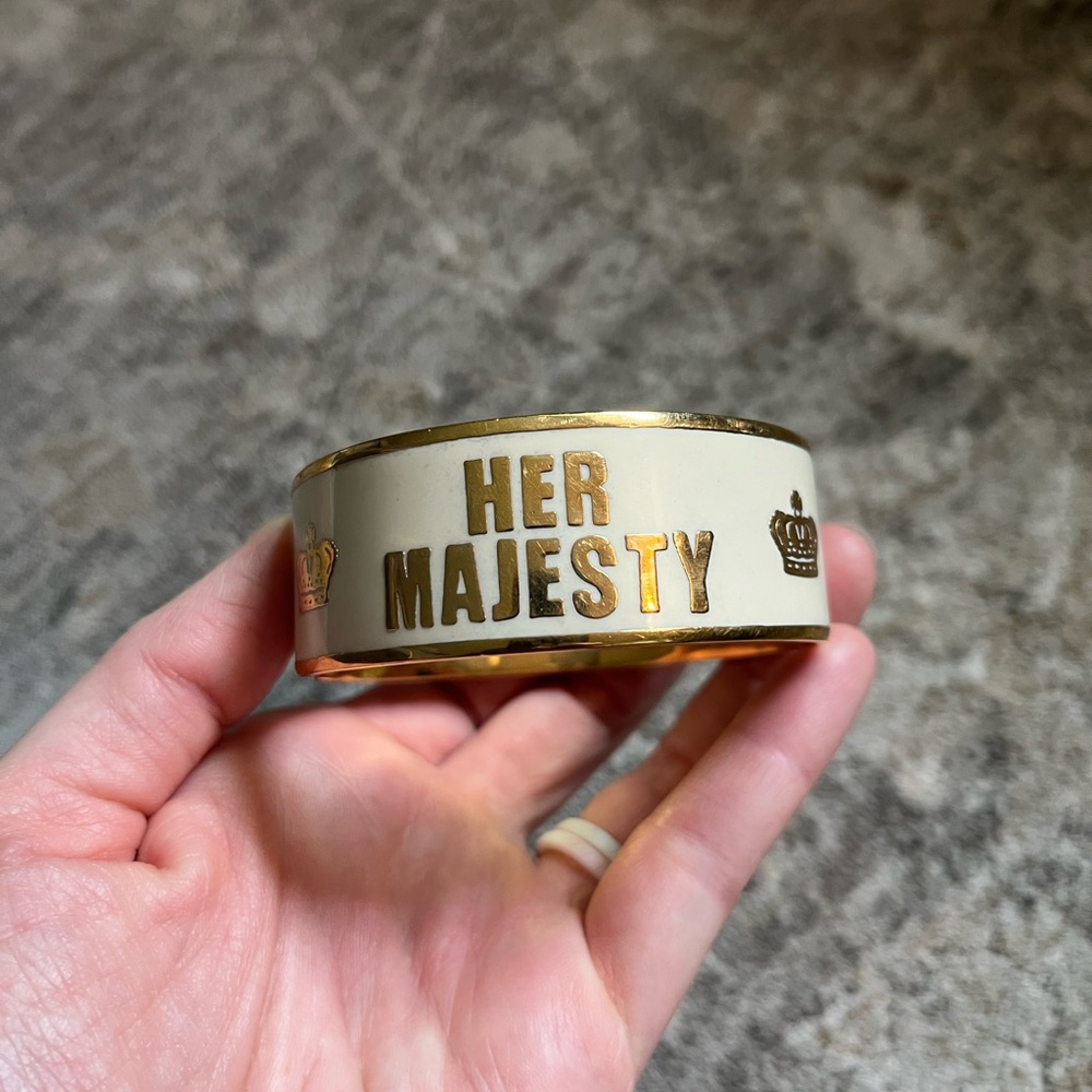 Juicy Couture Her Majesty White and Gold Bangle Bracelet